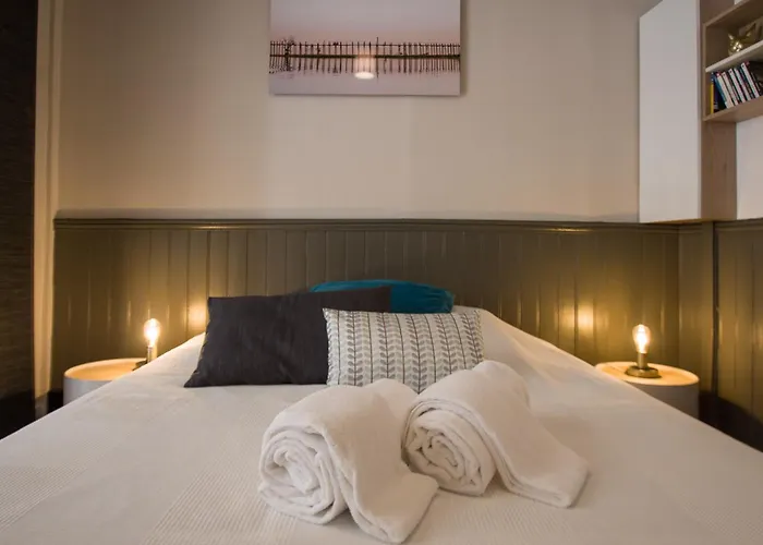 Апартаменты La Dame Du Taur By Cocoonr *