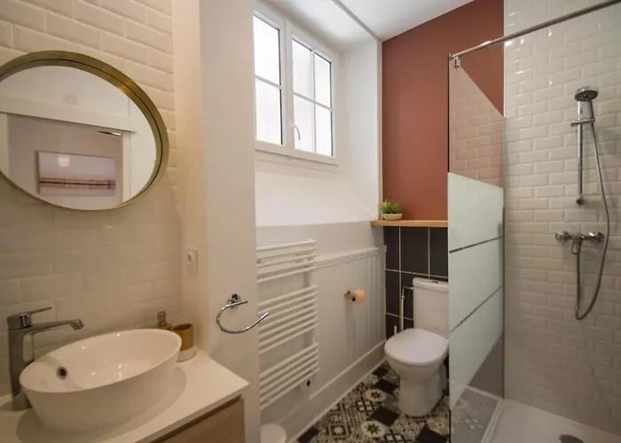 Апартаменты La Dame Du Taur By Cocoonr *